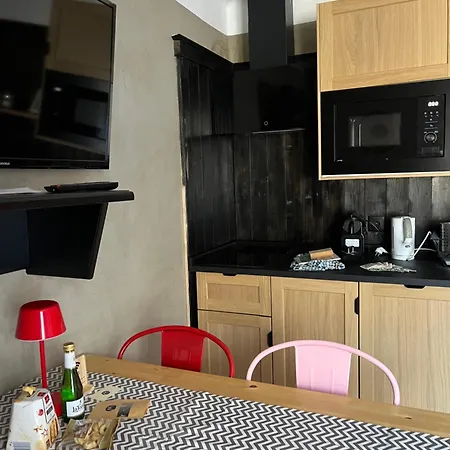 4 Elements Appartmenthaus Monarda 公寓 弗拉绍